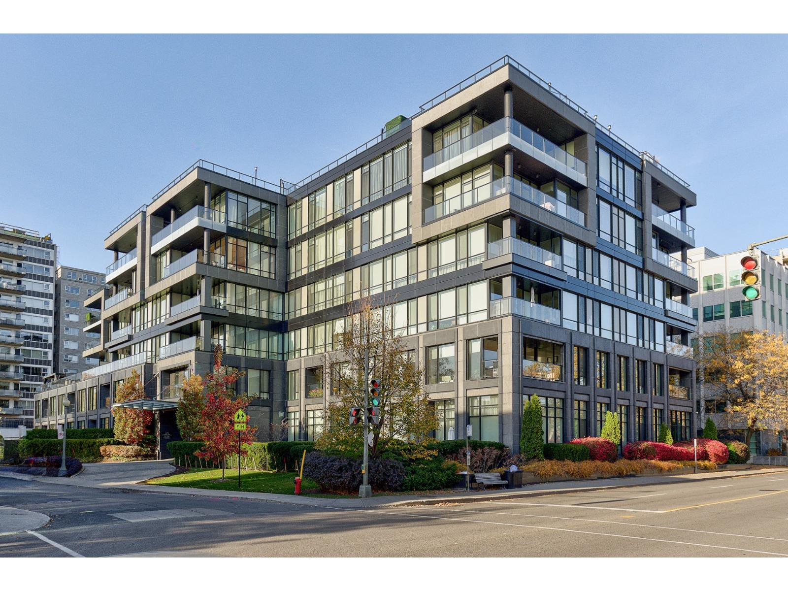 Le 215 Redfern